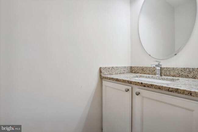 Building Photo - 3202 Eaton Ct