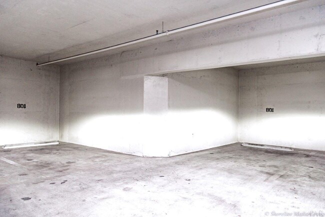 Building Photo - 1700 Scenic Hwy