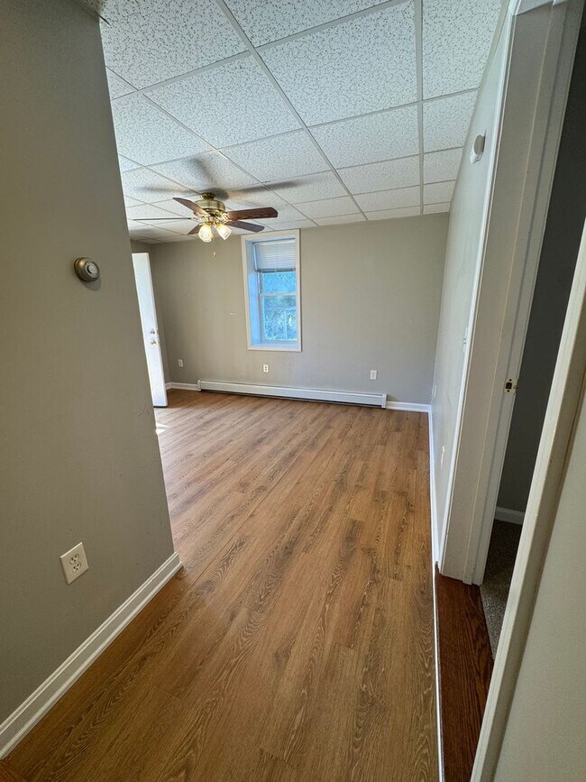 Building Photo - 1 Golf Ave