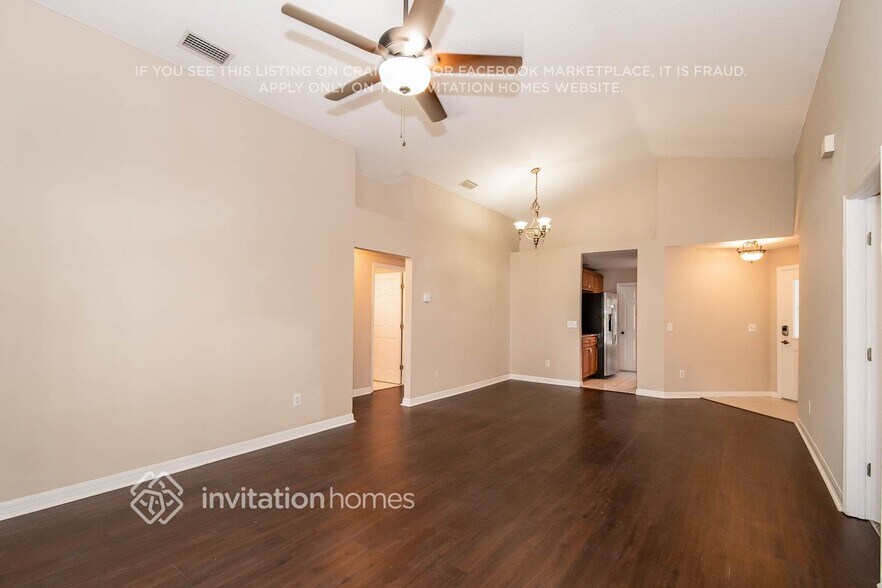 Building Photo - 404 Chamberlain Dr