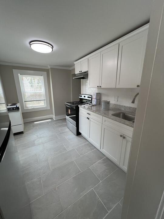 Building Photo - 325 Meridian Ave