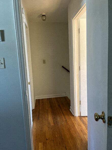 Building Photo - 2667 Dr Carver Rd