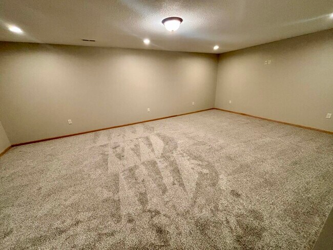 Building Photo - 2709 N Piatt Ave