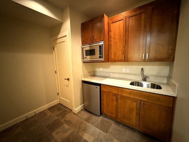 Building Photo - 4bd/4.5ba Seattle House
