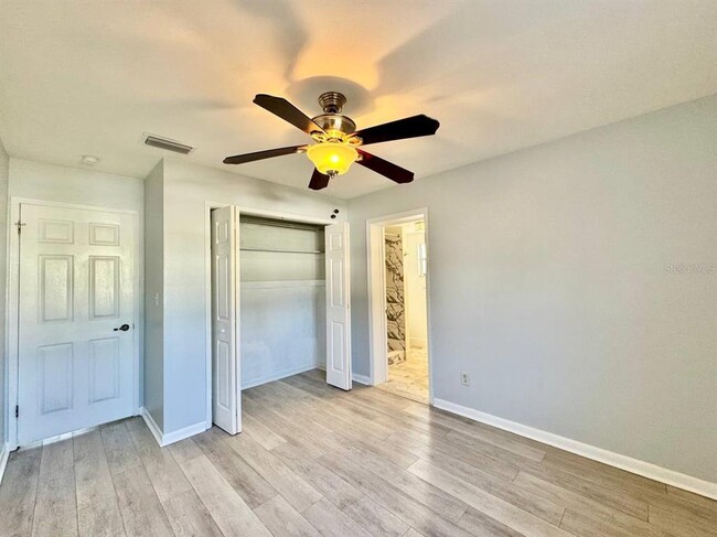 Building Photo - 2703 Westhigh Ave