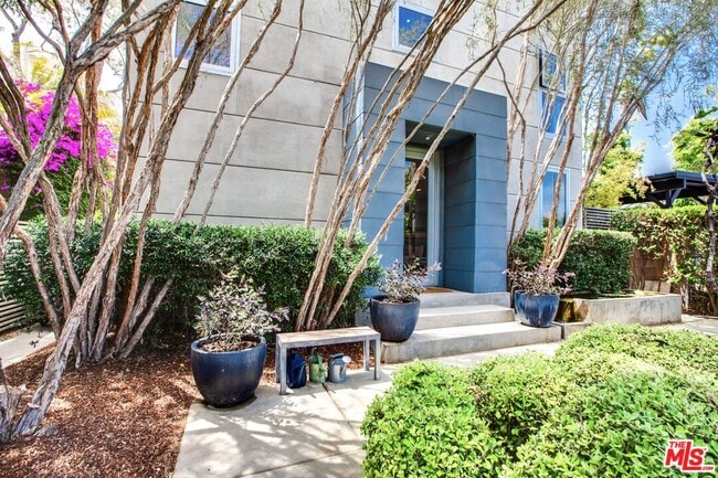 Building Photo - 757 Milwood Ave