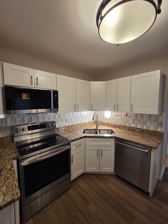 Building Photo - 406 College Crossing