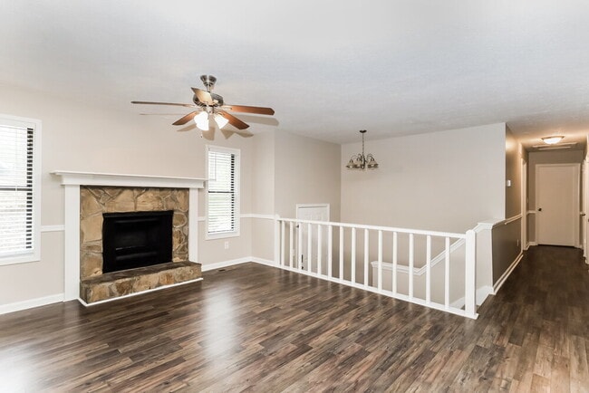Building Photo - 4031 Cindy Dr