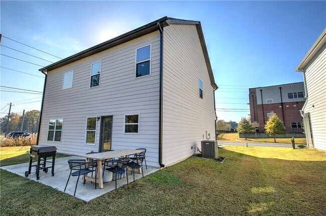 Building Photo - 10 Eagle Dr