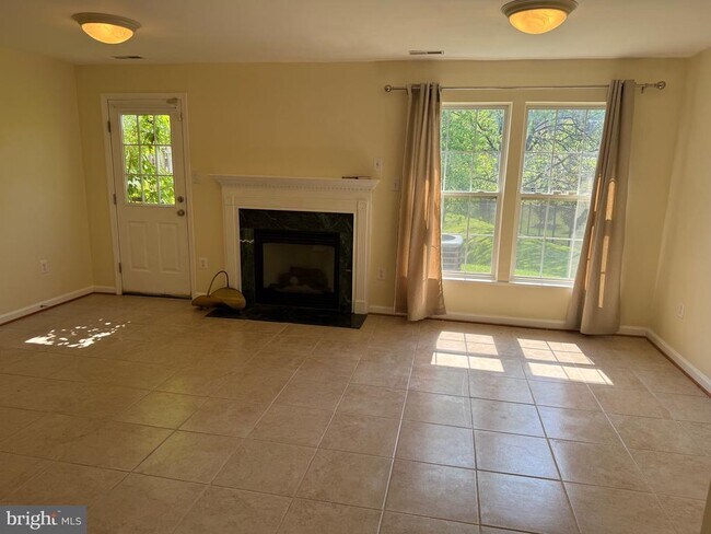 Building Photo - 20914 Rosebay Pl