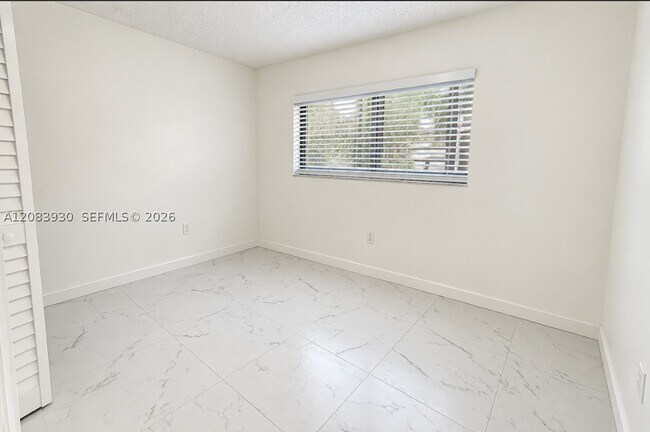 Building Photo - 8760 SW 133rd Ave