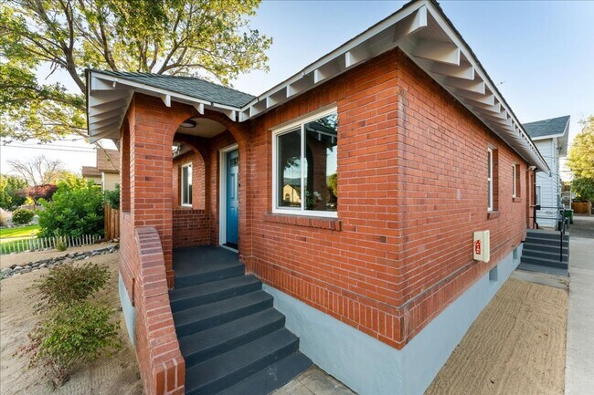 Building Photo - 315 Crampton St