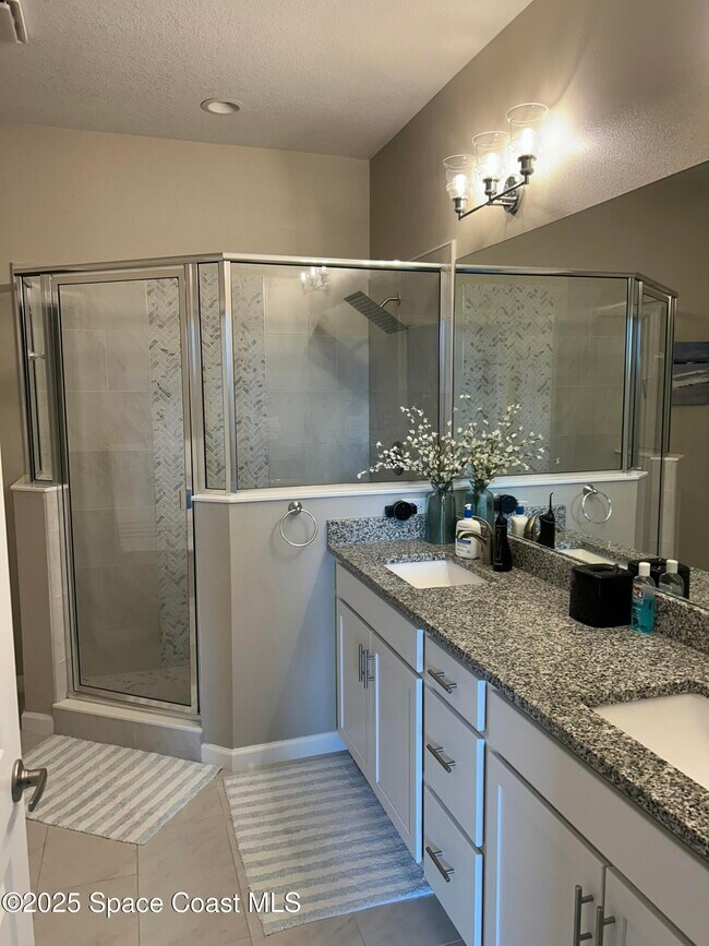 Building Photo - 3931 Playa Del Sol Dr