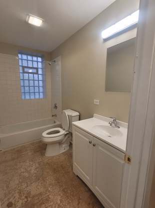 Building Photo - 5324 S King Dr