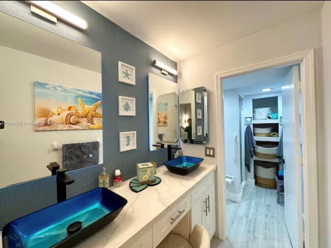 Building Photo - 10980 S Ocean Dr