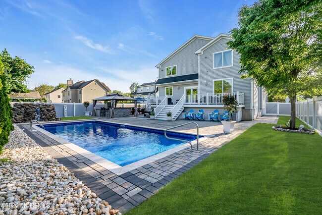 Building Photo - 243 Overbrook Ave