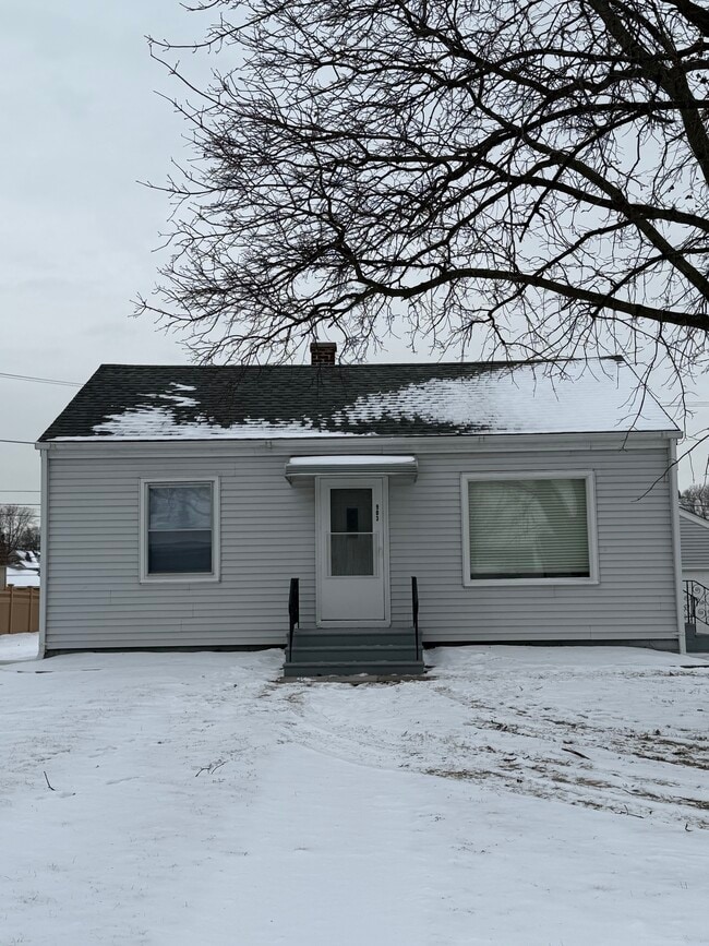 Building Photo - 903 Grandview Ave