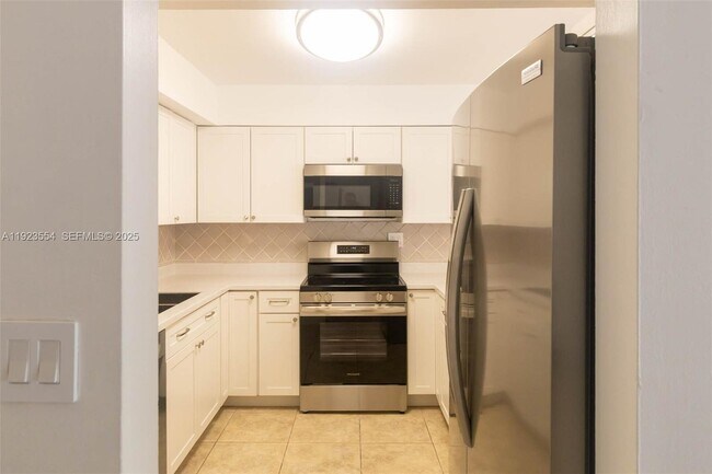 Building Photo - 7028 SW 106th Pl