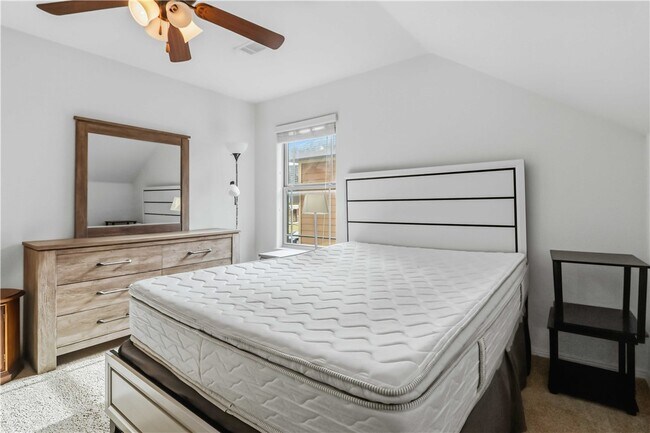 Building Photo - 1299 N Sicily Ln