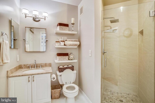 Building Photo - 4951 Brenman Park Dr