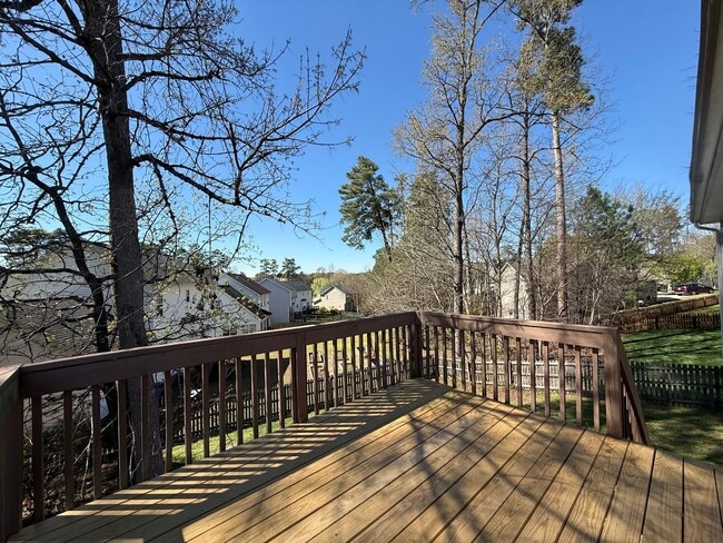 Building Photo - Charming 2BD, 2BA Durham Home with a Bonus Room/Office & Fenced Yard in a Prime Location