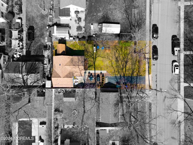 Building Photo - 607 6th Ave