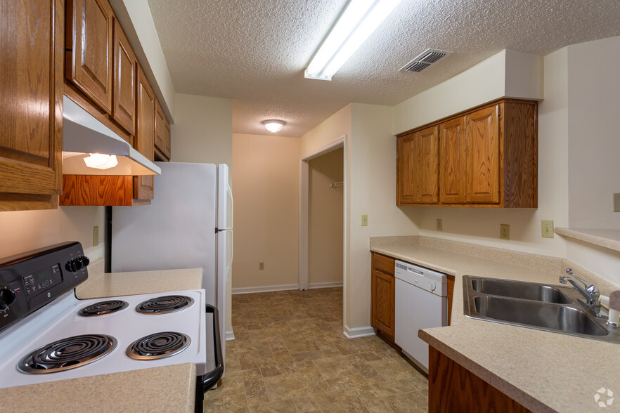 Kitchen - Jac Lyn Apartments