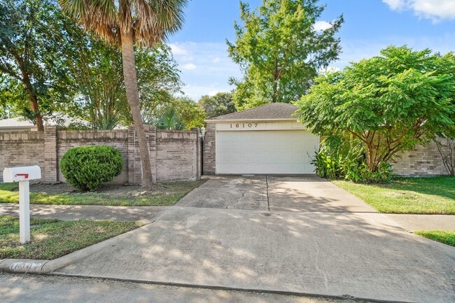 Primary Photo - 16107 Grassy Creek Dr