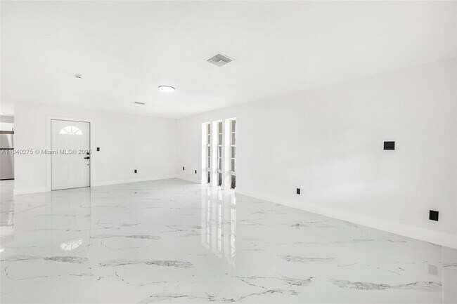 Building Photo - 10520 SW 160th St