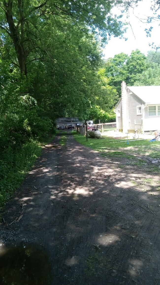Building Photo - 204 Stony Ford Rd