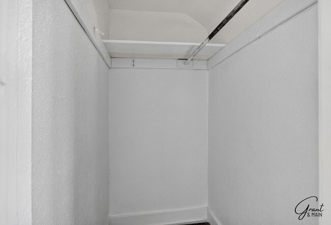 Building Photo - 13528 Ardmore St