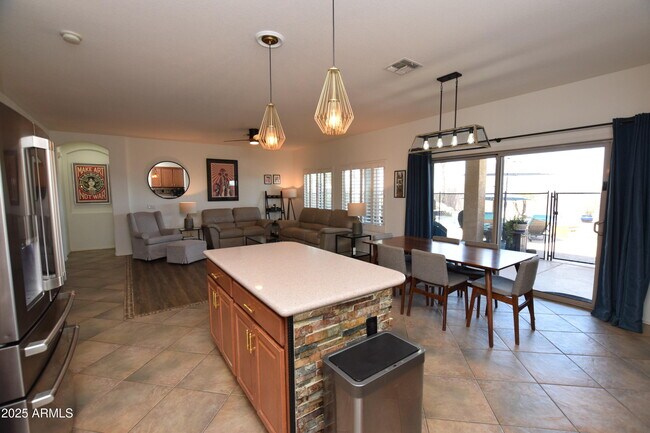 Building Photo - 44236 Adobe Cir