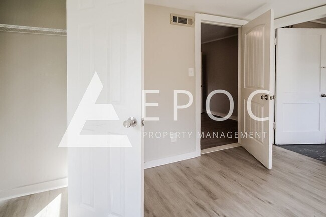 Building Photo - 4701 S 30th W Ave