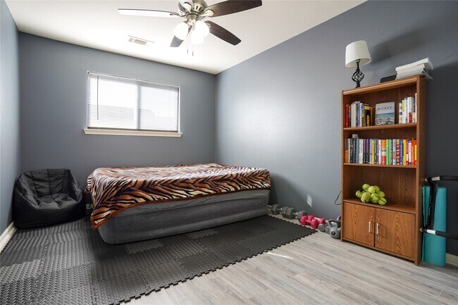 Building Photo - 6419 Waldron Dr