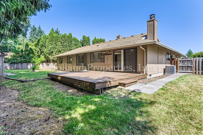 Building Photo - 1005 SW 192nd Ct