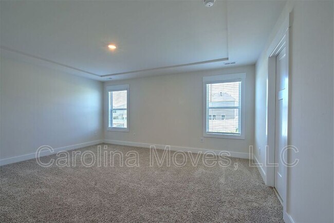 Building Photo - 208 Pewter Cir