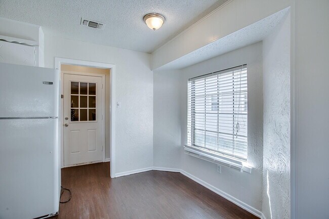 Building Photo - 5004 54th St