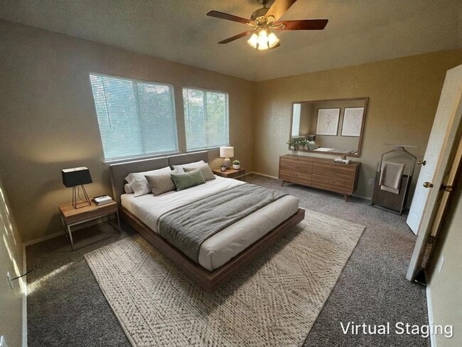 Building Photo - 5006 Glenoak Dr