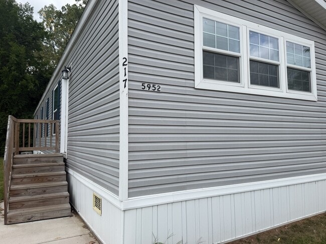 Building Photo - 5952 Georgia