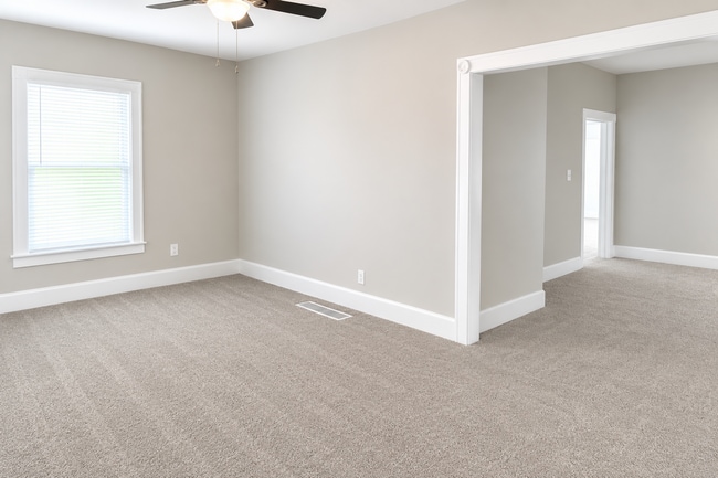 Building Photo - Cute Two Bedroom Home
