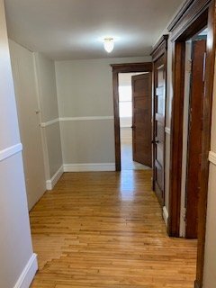 Building Photo - 423 E Portage Ave