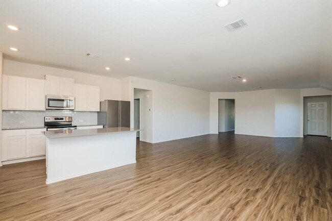 Building Photo - 110 Sophora Dr