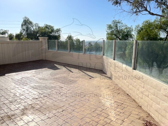 Building Photo - 2241 Lago Ventana