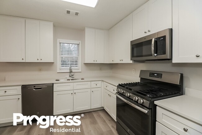 Building Photo - 5725 Twain Dr