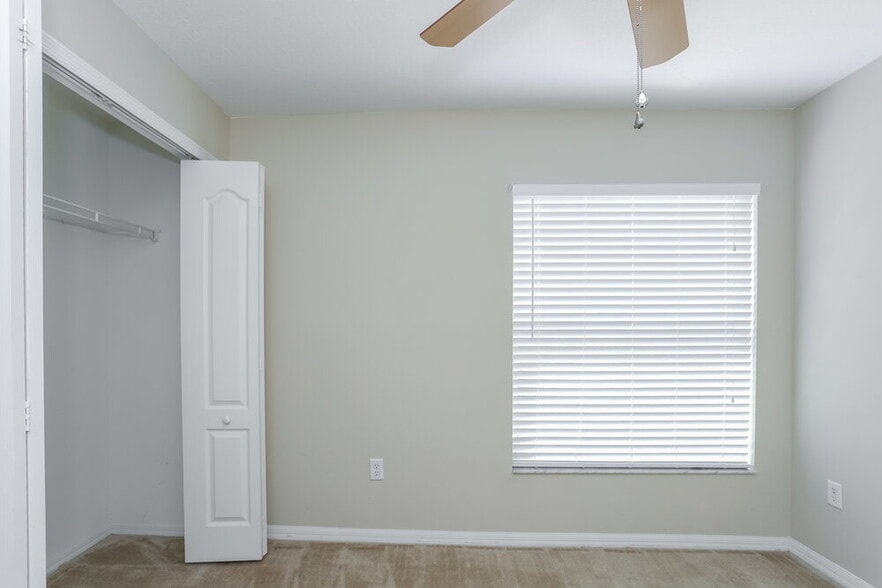 Building Photo - 733 Somerstone Dr