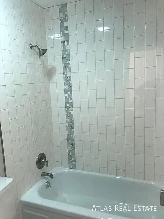 Building Photo - 1101 S Yosemite Way