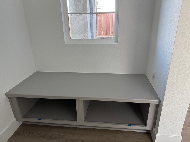 Building Photo - 2836 Wrangell St