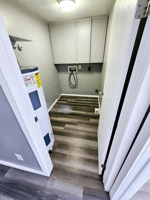 Building Photo - 647 Villa Rd