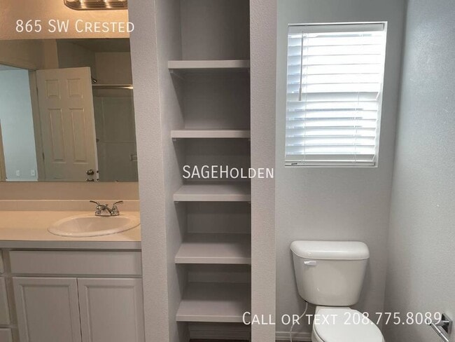 Building Photo - 865 SW Crested-