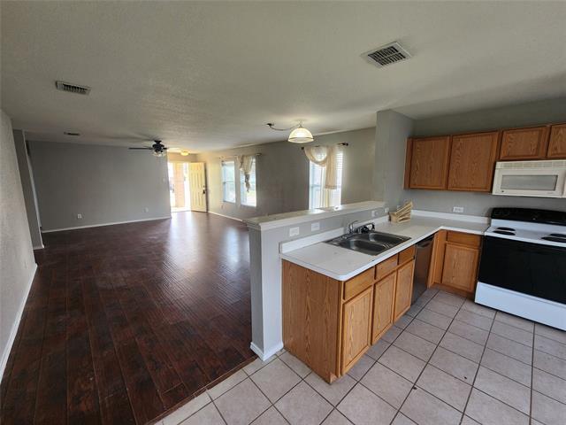 Building Photo - 5525 Parkview Hills Ln